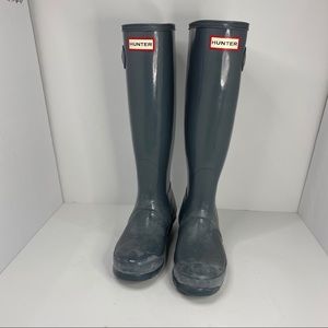 *Gray hunter boots